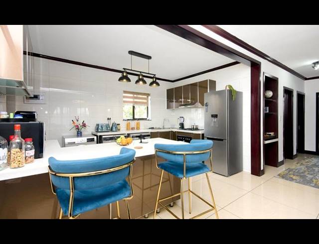 3 BEDROOM APARTMENT FOR SALE IN FOURWAYS